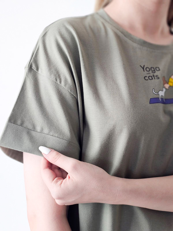 تیشرت نخ پنبه ‌‌Yoga with cats (ایراددار)